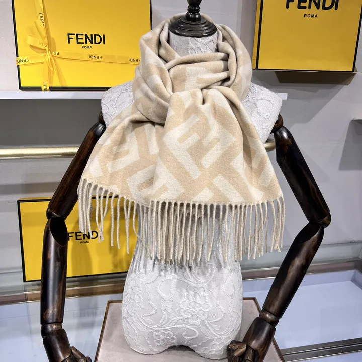 スーパーコピー フェンディ マフラー