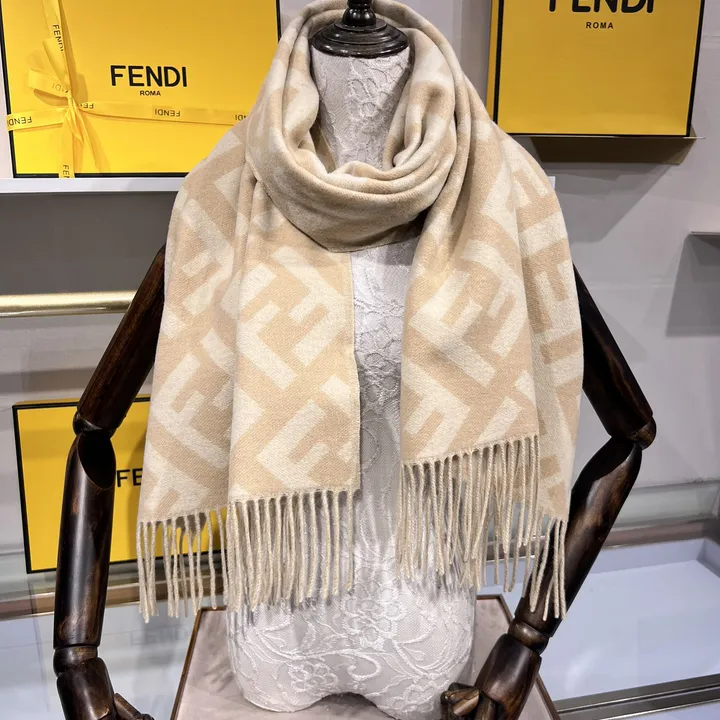 スーパーコピー フェンディ マフラー