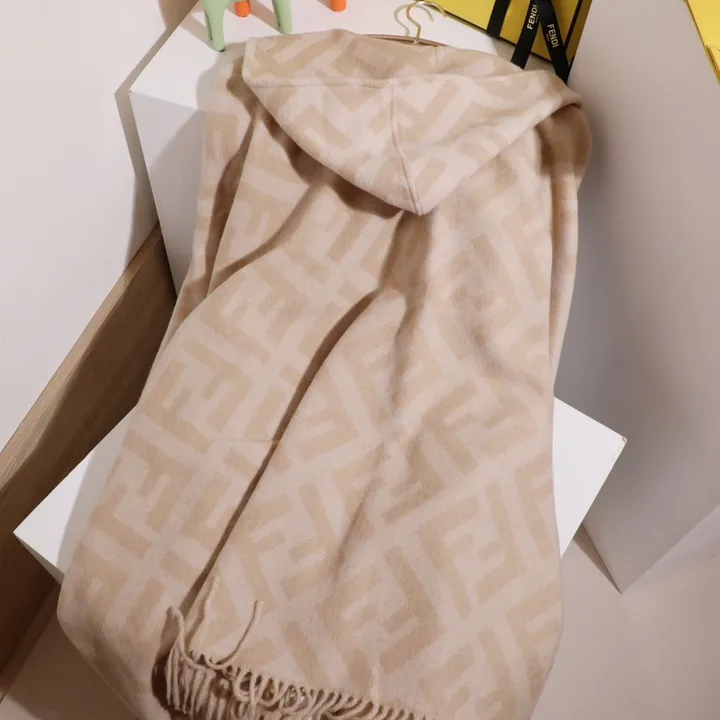 スーパーコピー フェンディ マフラー