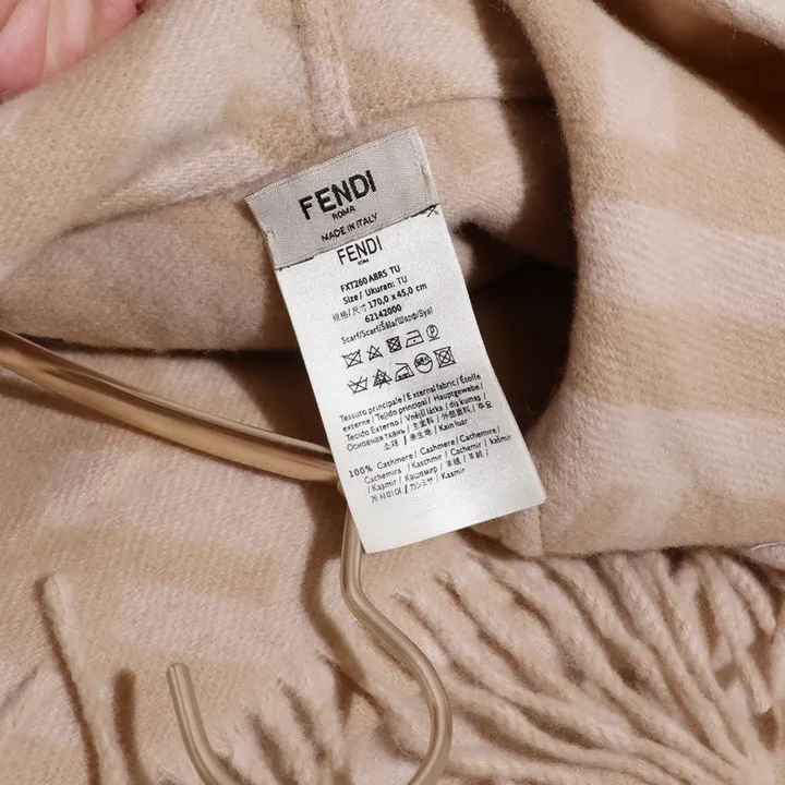 スーパーコピー フェンディ マフラー