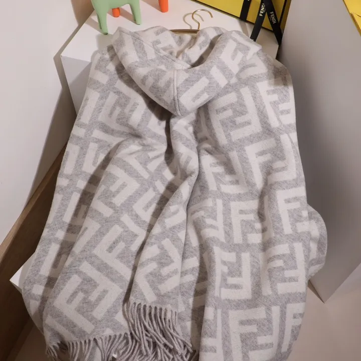 スーパーコピー フェンディ マフラー