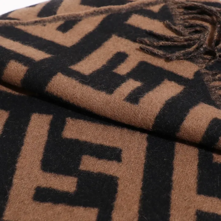 スーパーコピー フェンディ マフラー