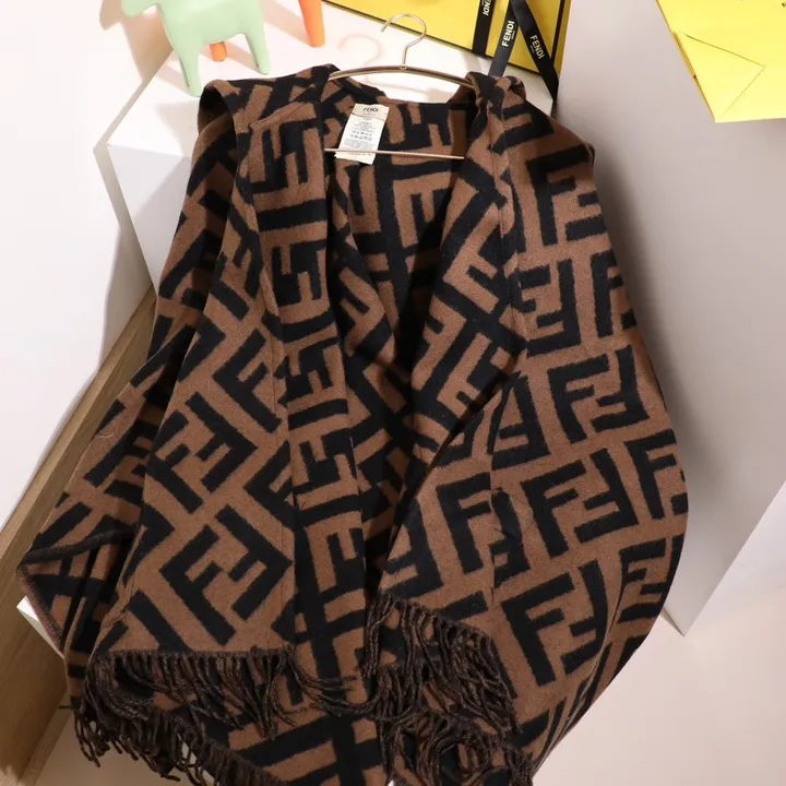 スーパーコピー フェンディ マフラー