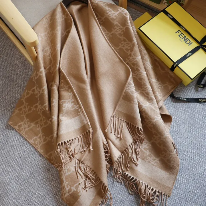 スーパーコピー フェンディ マフラー