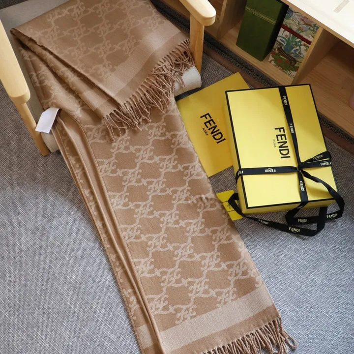 スーパーコピー フェンディ マフラー