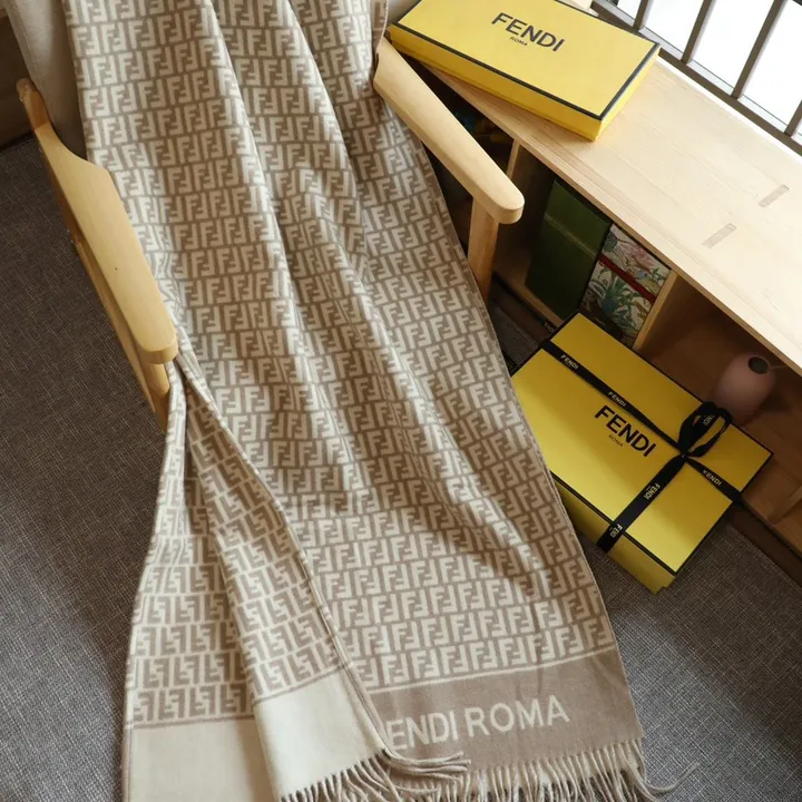 スーパーコピー フェンディ マフラー