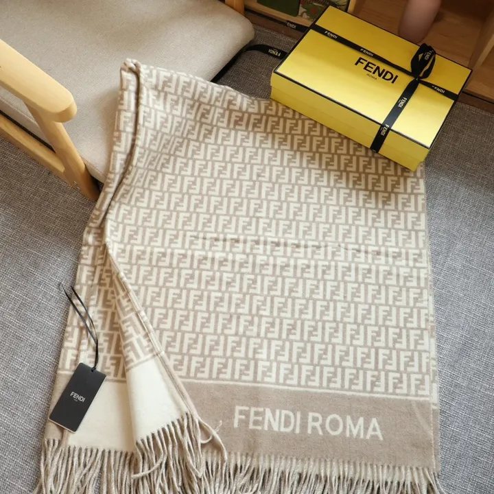 スーパーコピー フェンディ マフラー