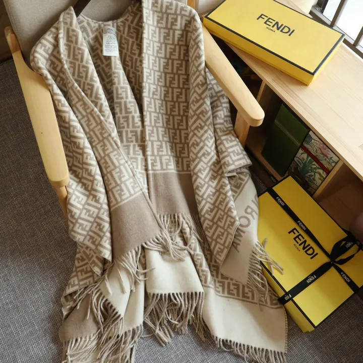 スーパーコピー フェンディ マフラー