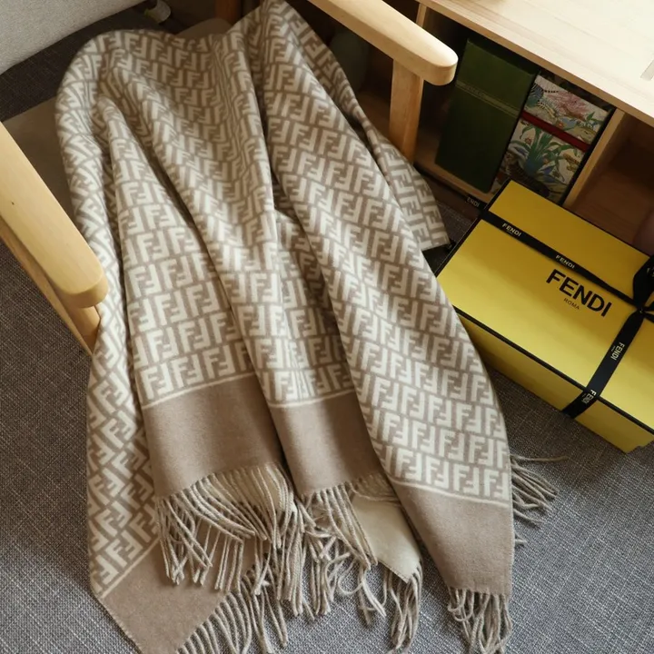 スーパーコピー フェンディ マフラー