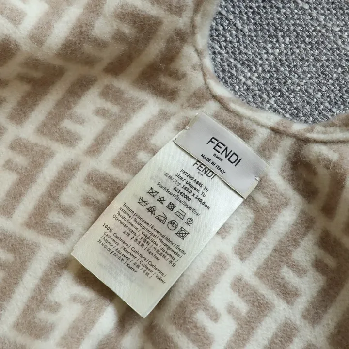 スーパーコピー フェンディ マフラー