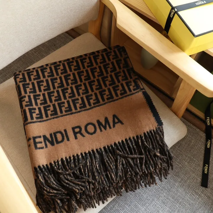 スーパーコピー フェンディ マフラー