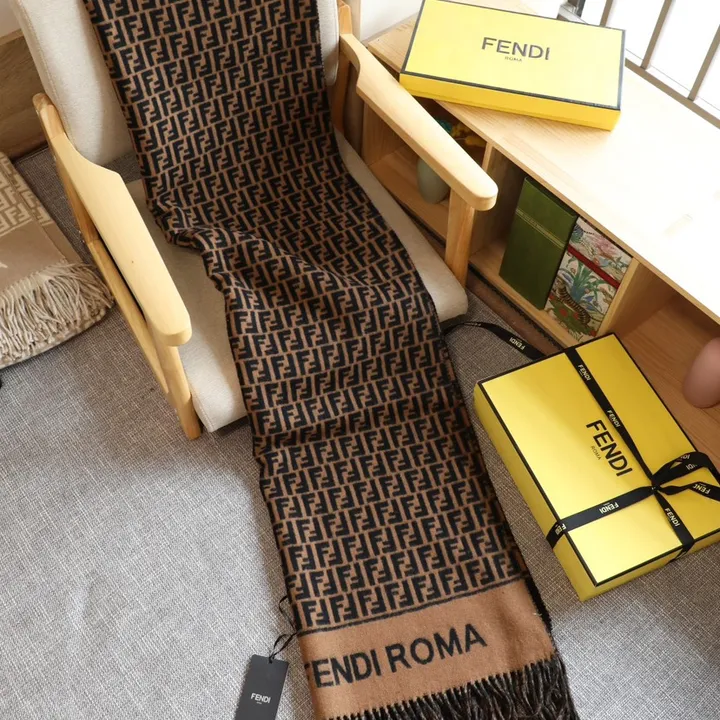 スーパーコピー フェンディ マフラー