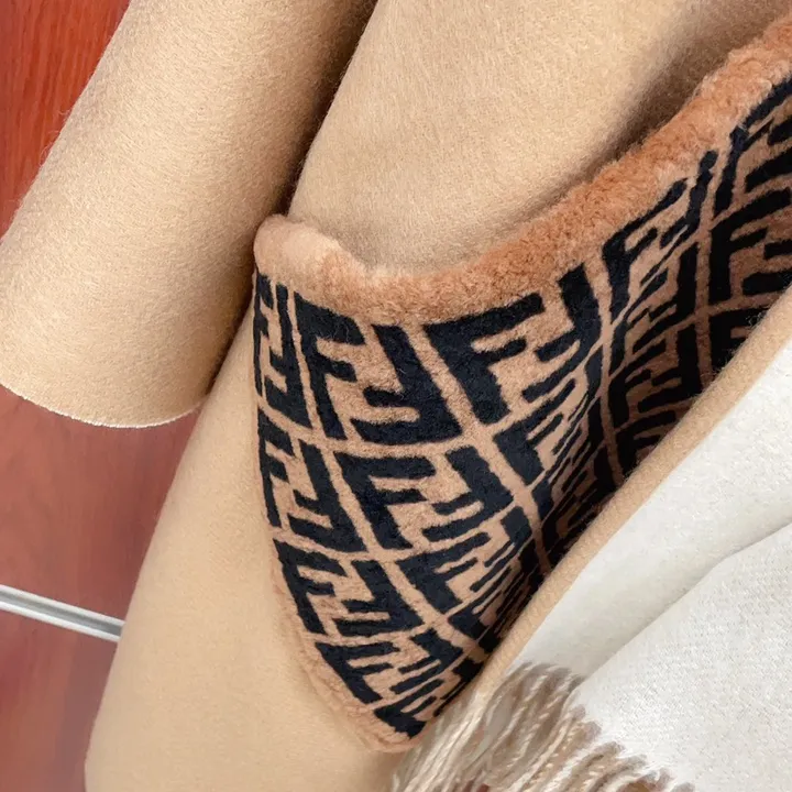 スーパーコピー フェンディ マフラー