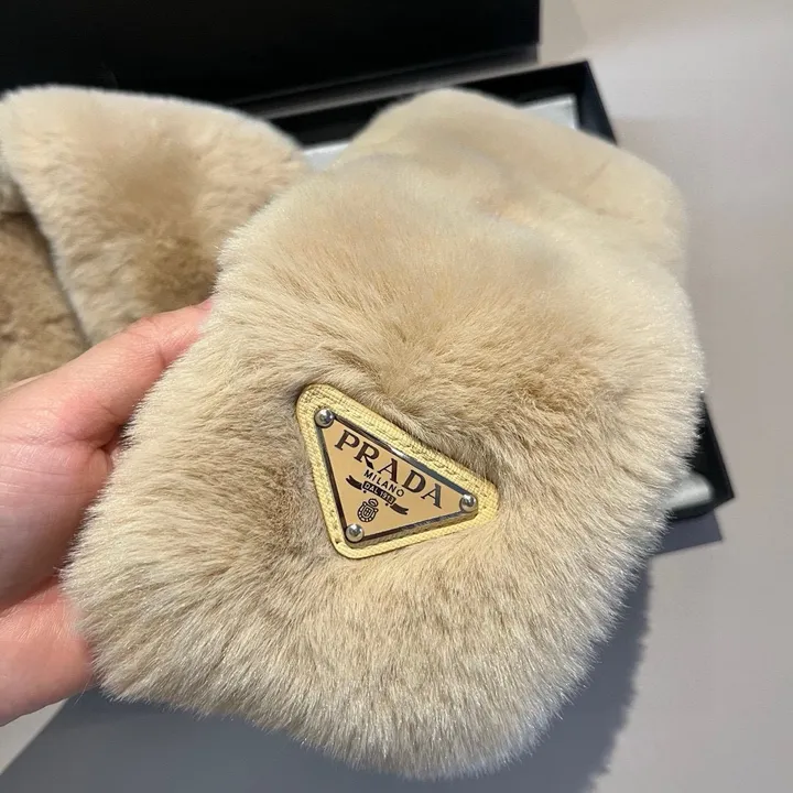 スーパーコピー プラダ マフラー