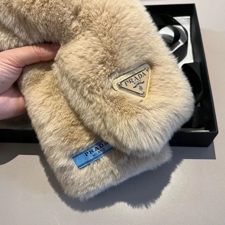 スーパーコピー プラダ マフラー