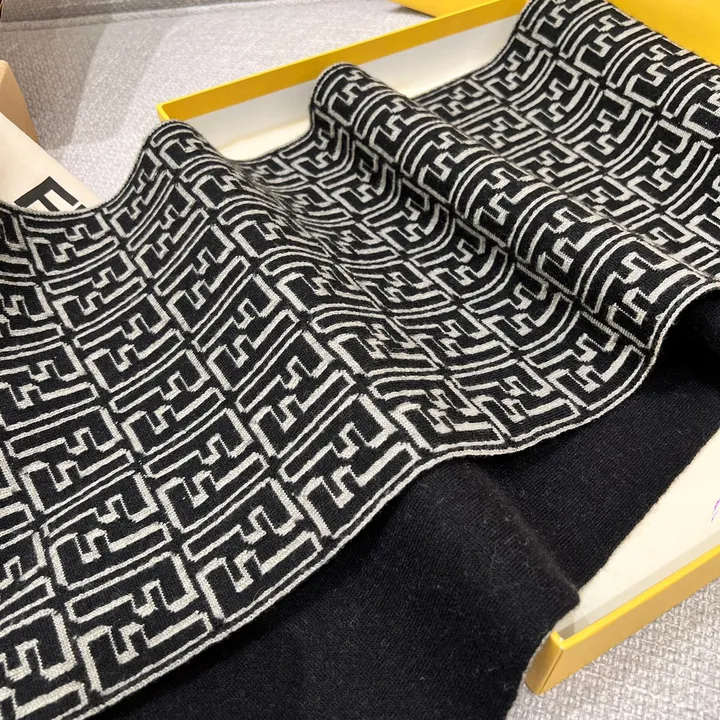 スーパーコピー フェンディ マフラー