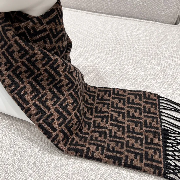 スーパーコピー フェンディ マフラー