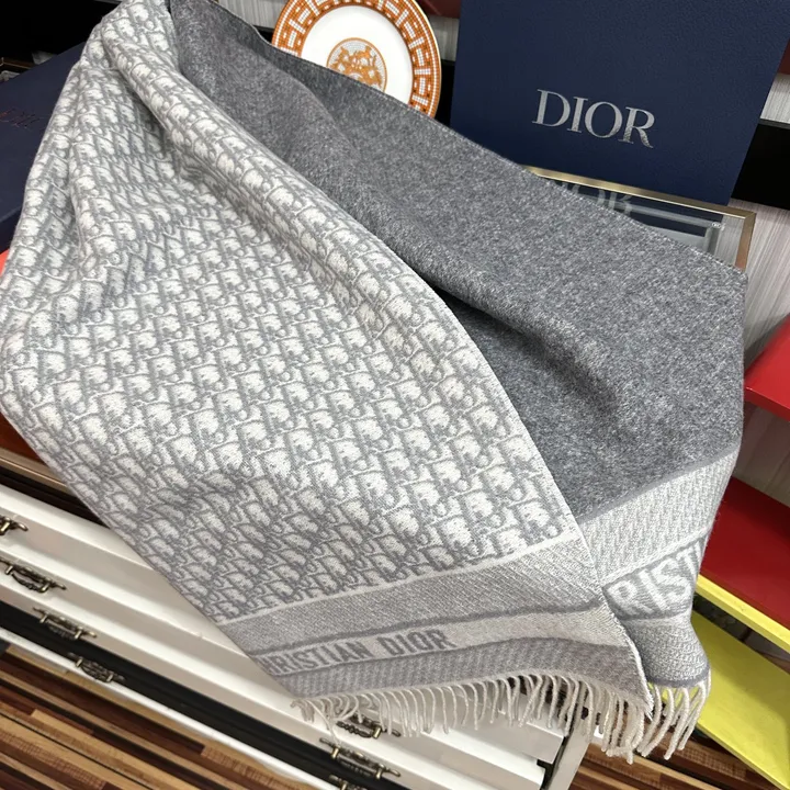 スーパーコピー ディオール マフラー