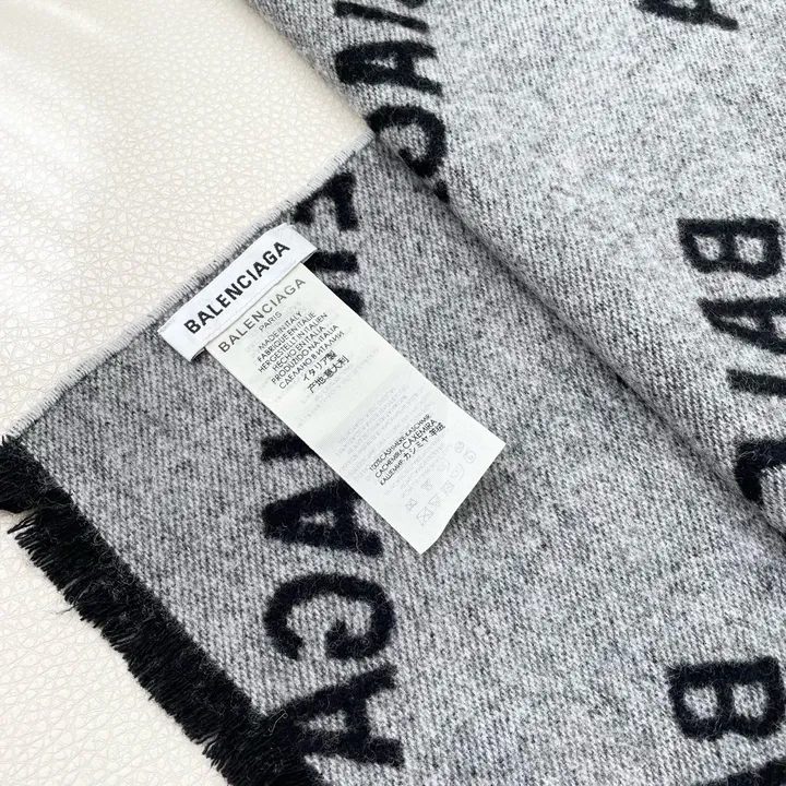 スーパーコピー バレンシアガ マフラー