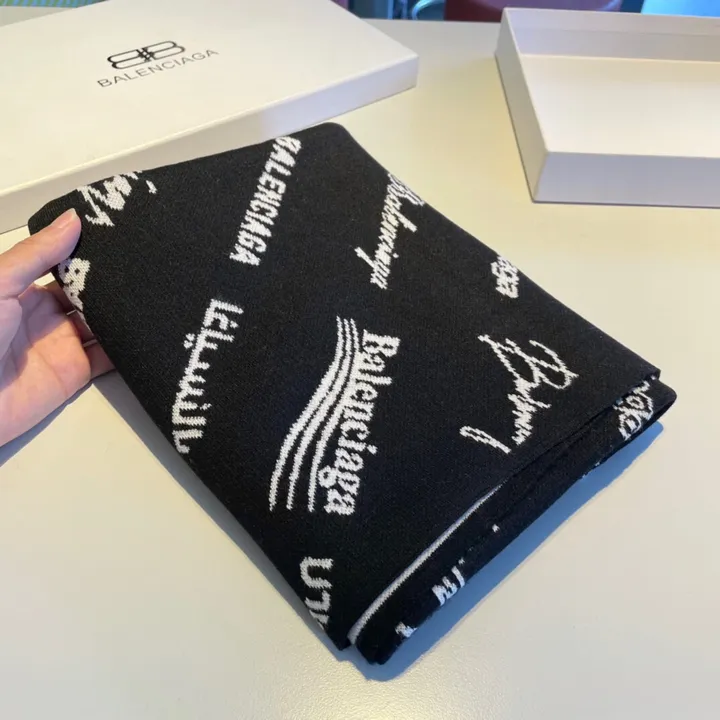 スーパーコピー バレンシアガ マフラー