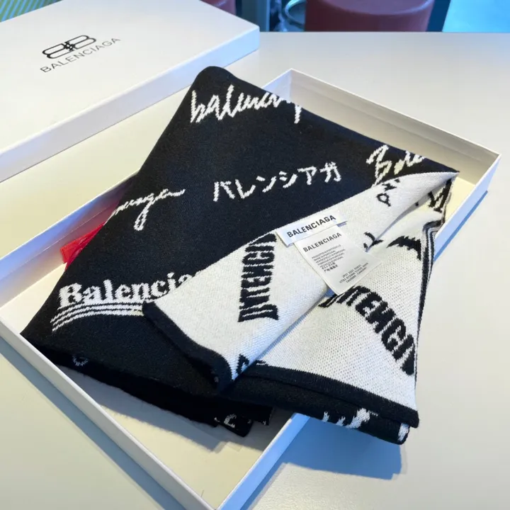 スーパーコピー バレンシアガ マフラー