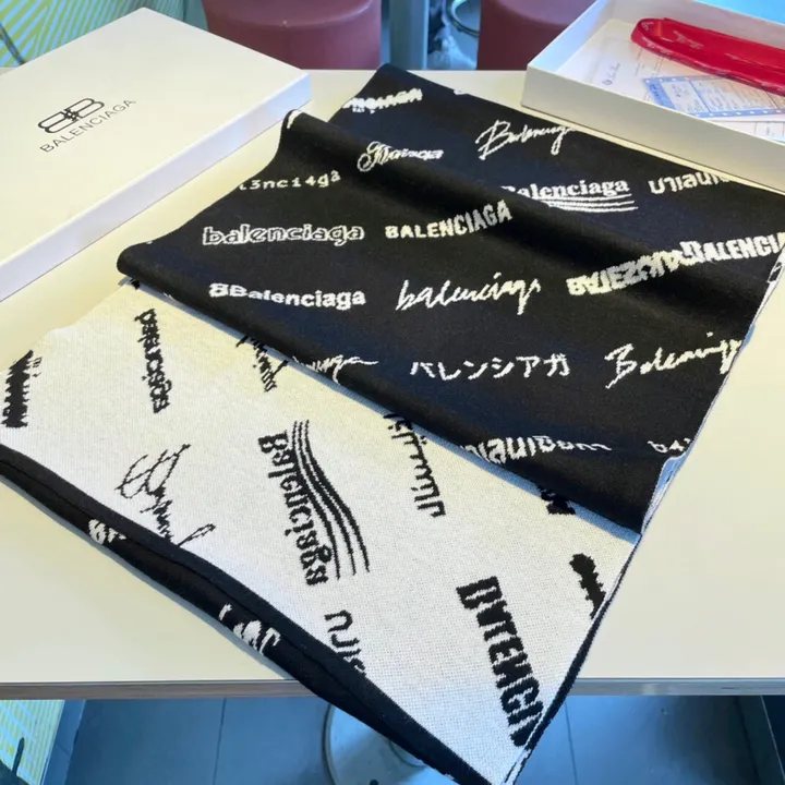 スーパーコピー バレンシアガ マフラー