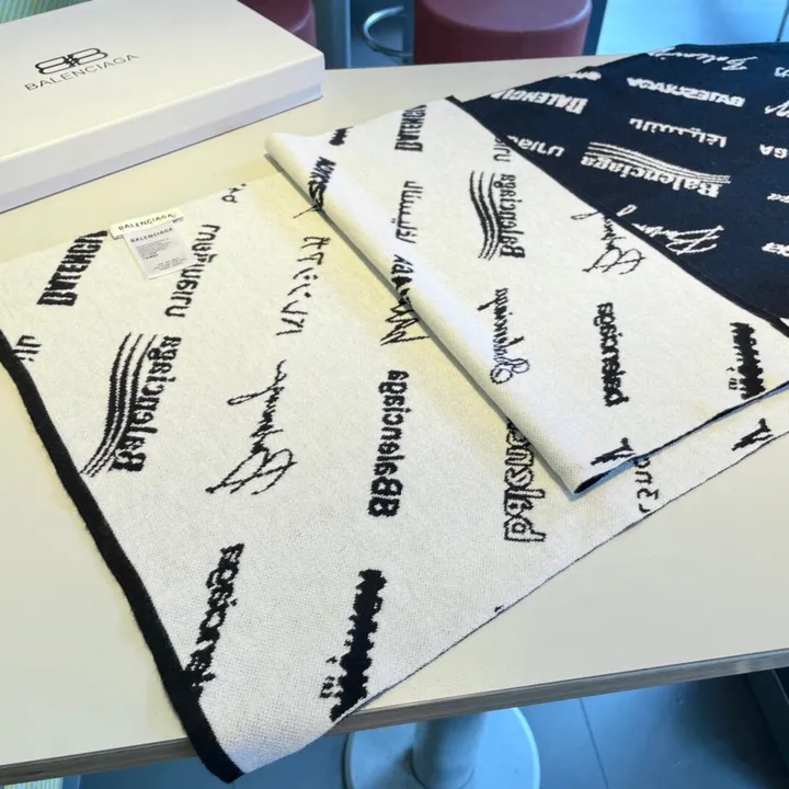 スーパーコピー バレンシアガ マフラー