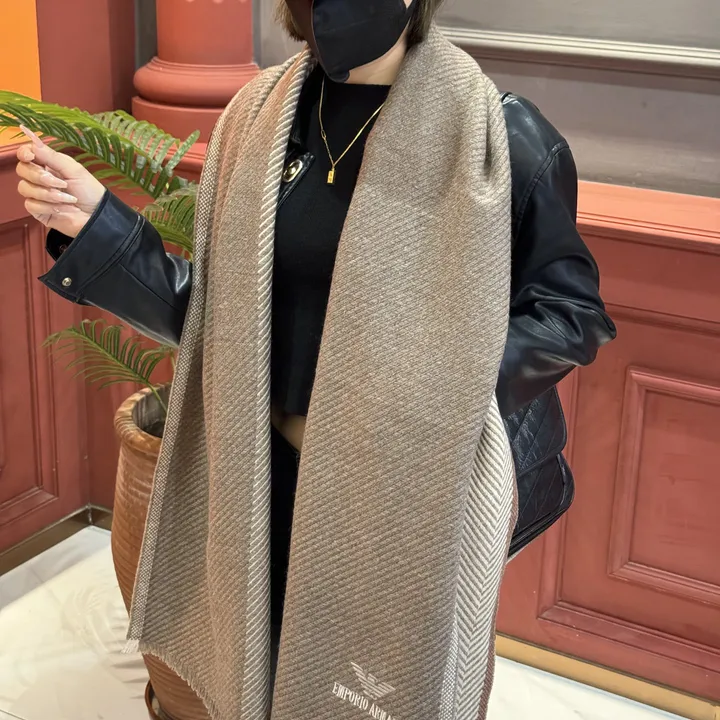 スーパーコピー フェンディ マフラー