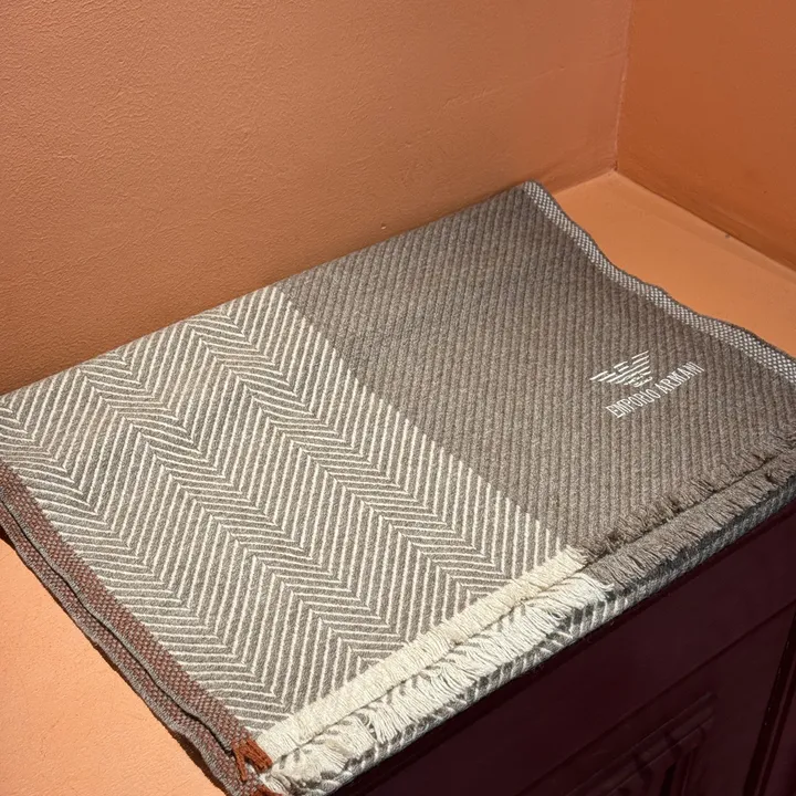 スーパーコピー フェンディ マフラー