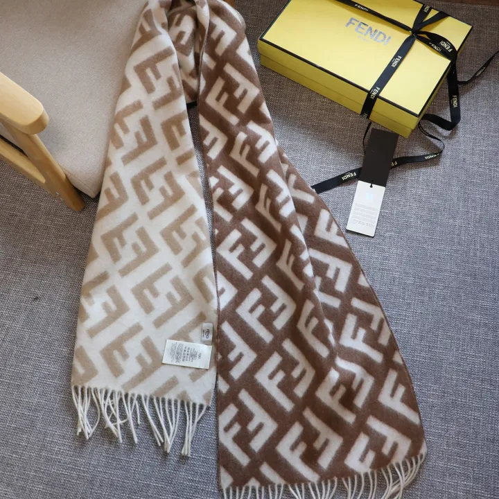 スーパーコピー フェンディ マフラー