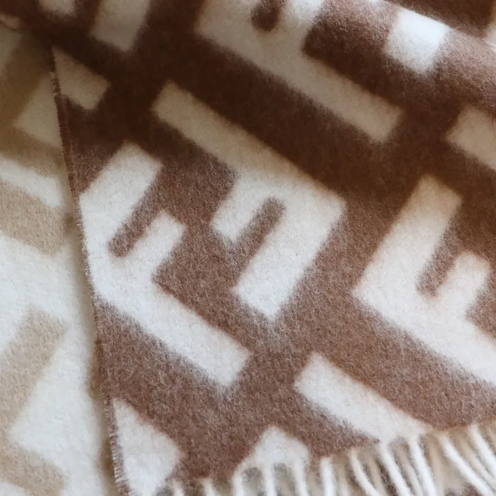 スーパーコピー フェンディ マフラー