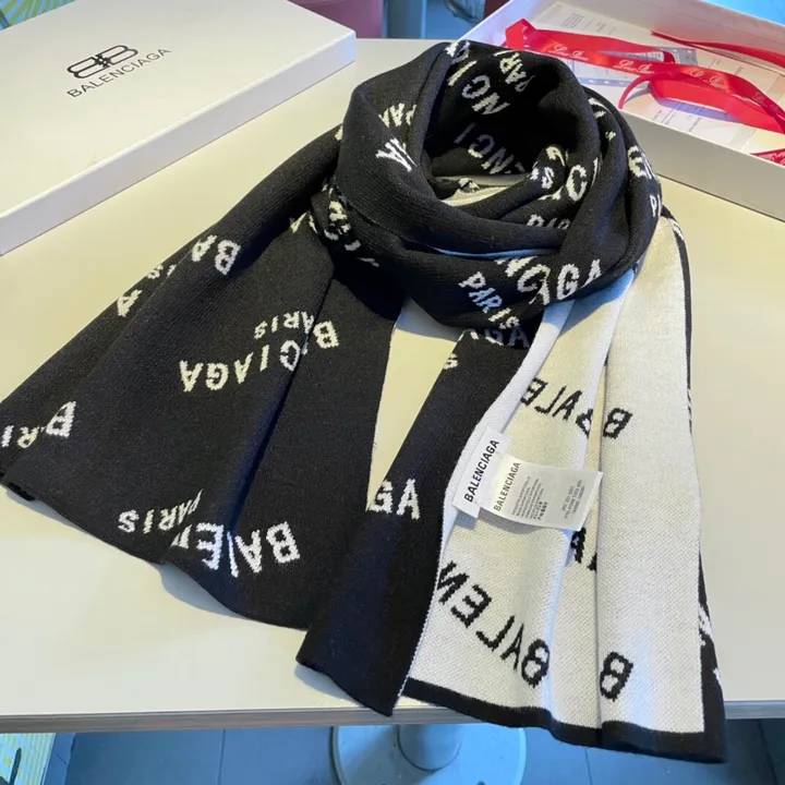 スーパーコピー バレンシアガ マフラー