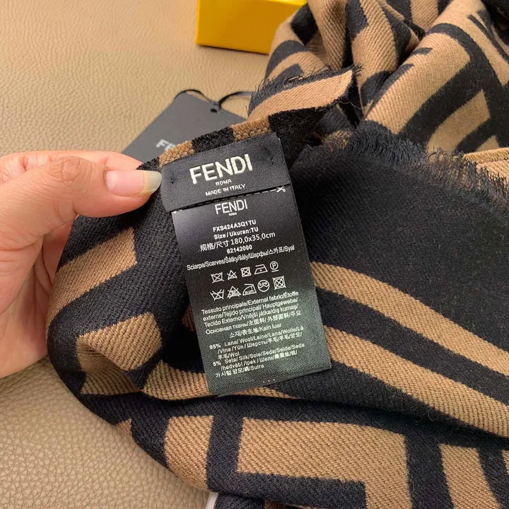 スーパーコピー フェンディ マフラー