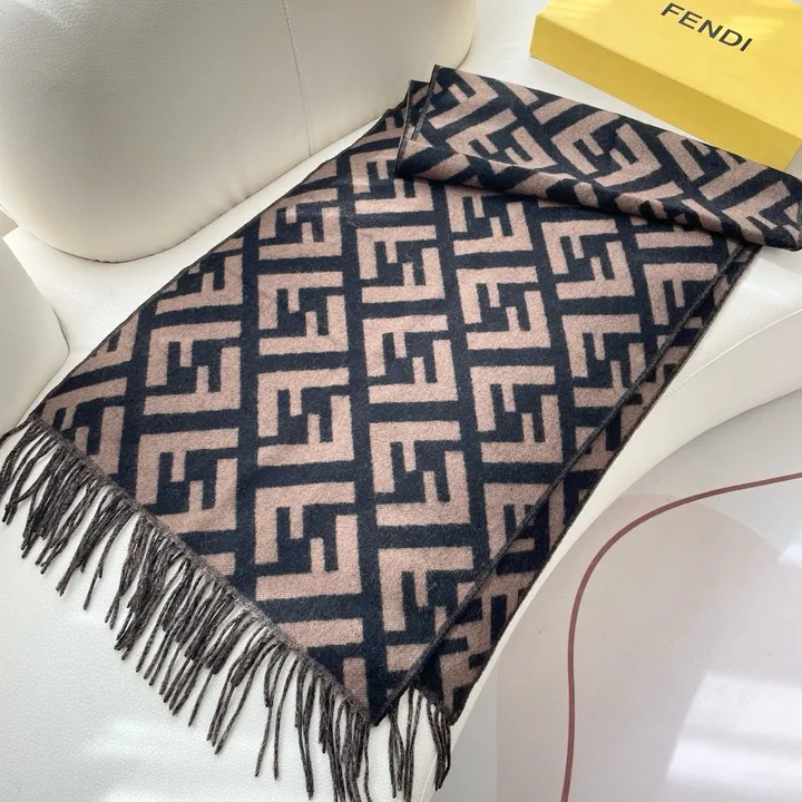 スーパーコピー フェンディ マフラー