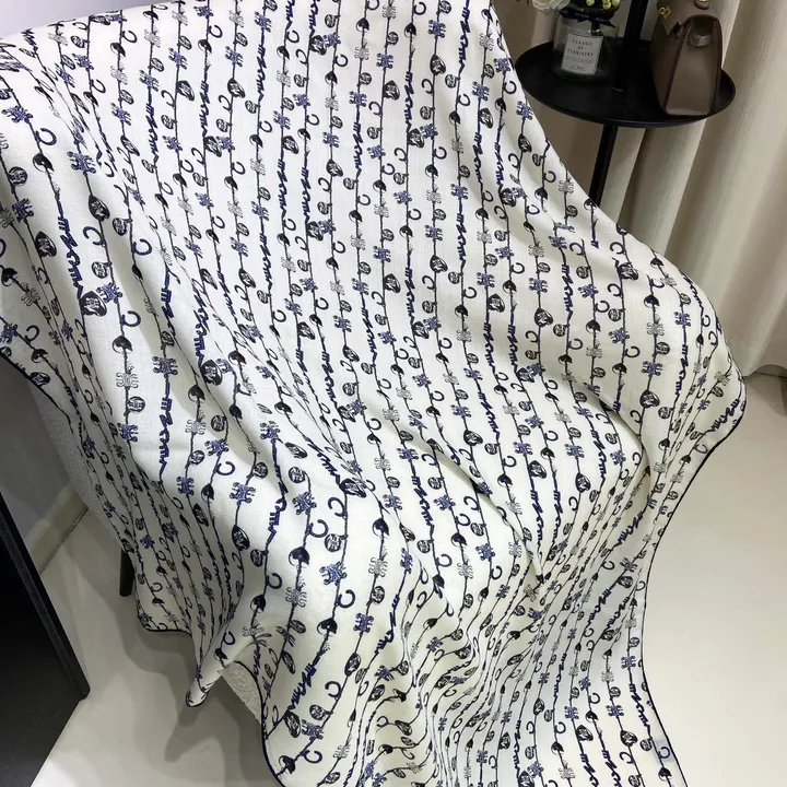 スーパーコピー セリーヌ マフラー