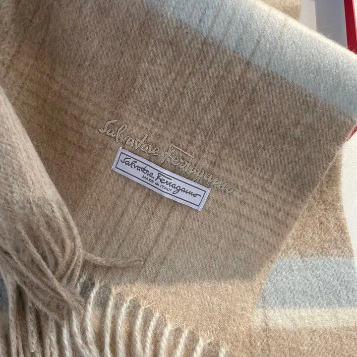 スーパーコピー フェラガモ マフラー