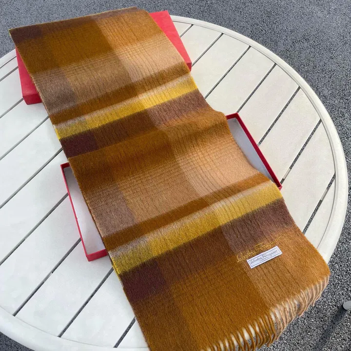 スーパーコピー フェラガモ マフラー