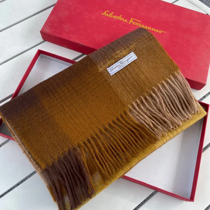 スーパーコピー フェラガモ マフラー