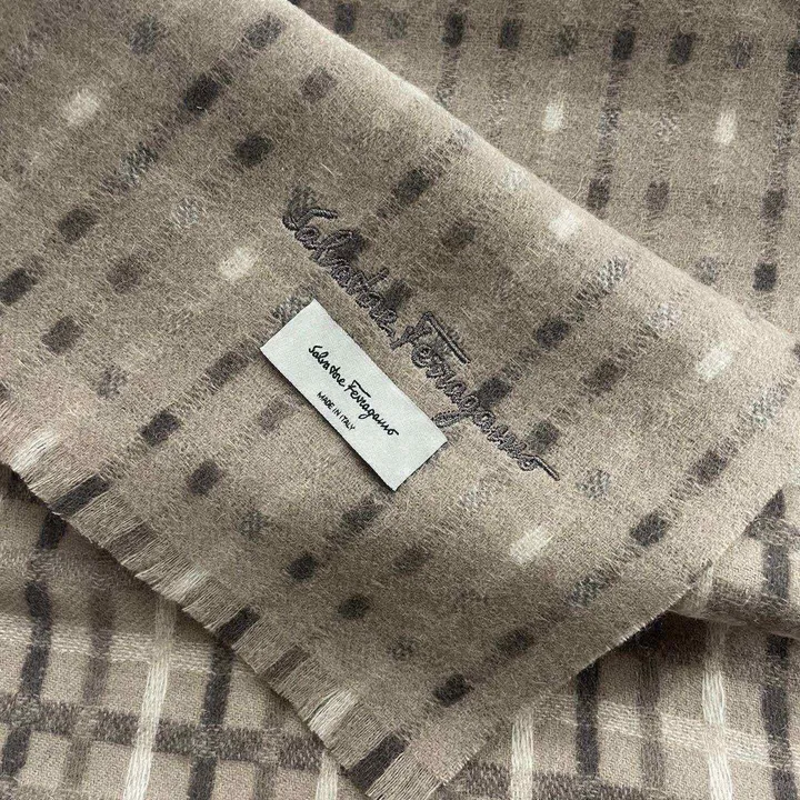 スーパーコピー フェラガモ マフラー