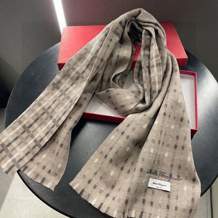 スーパーコピー フェラガモ マフラー