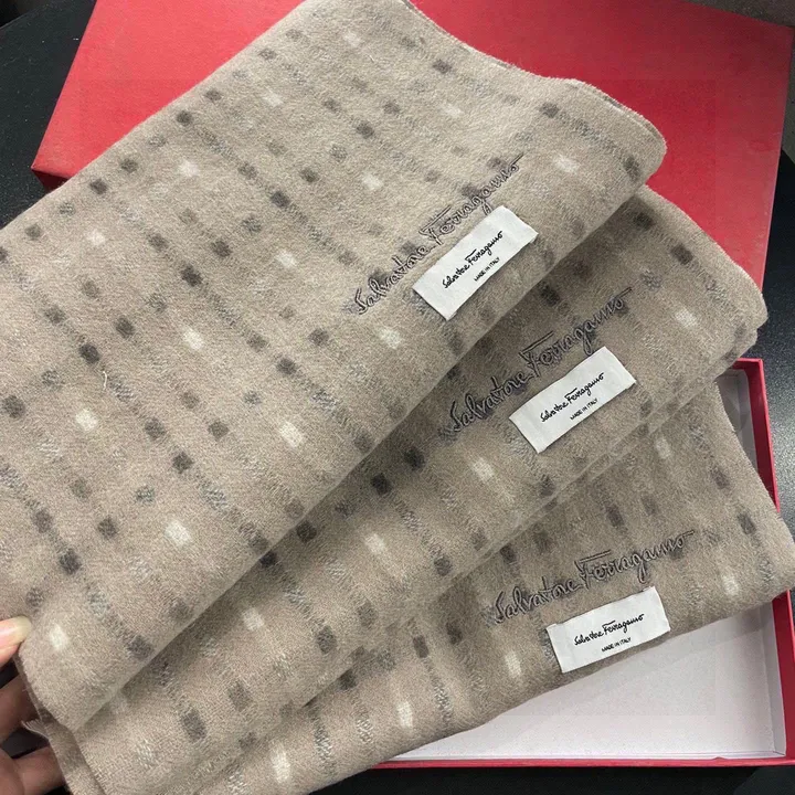 スーパーコピー フェラガモ マフラー