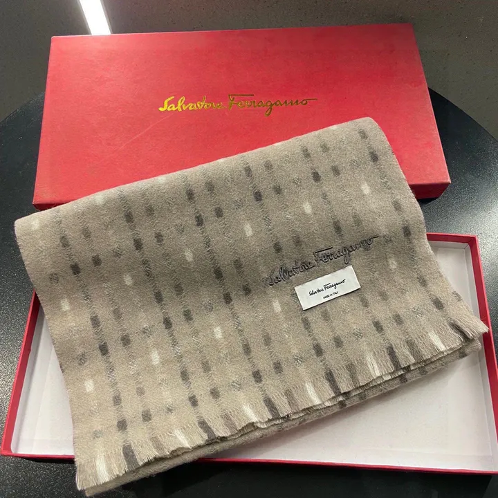 スーパーコピー フェラガモ マフラー