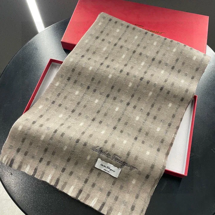 スーパーコピー フェラガモ マフラー