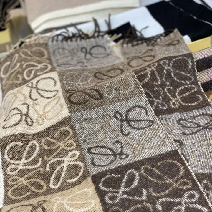 スーパーコピー ロエベ マフラー