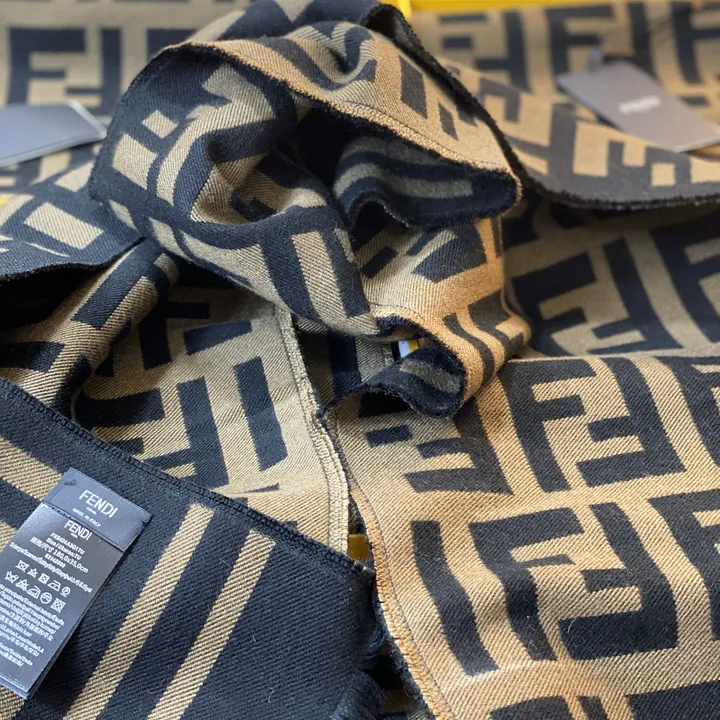 スーパーコピー フェンディ マフラー