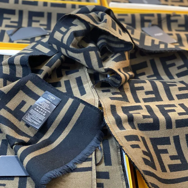 スーパーコピー フェンディ マフラー