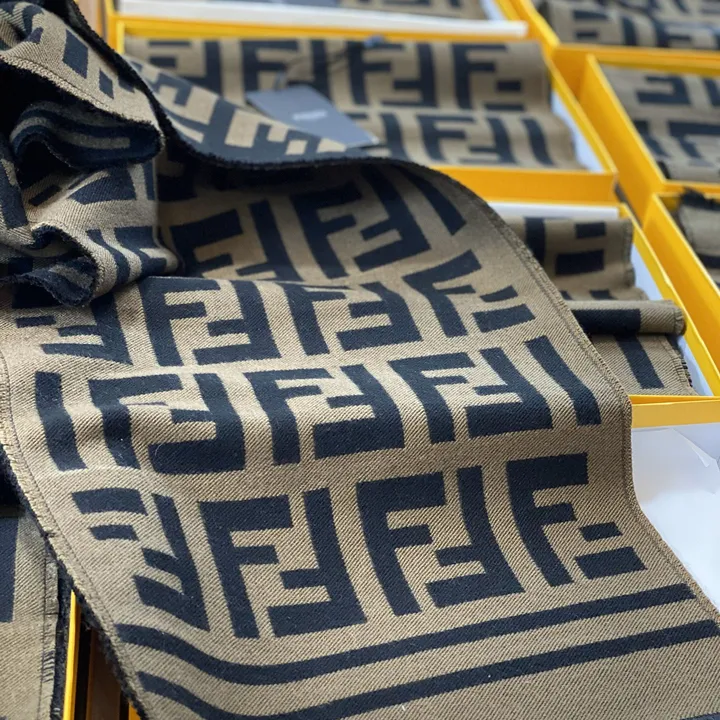 スーパーコピー フェンディ マフラー