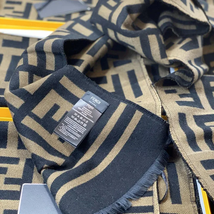 スーパーコピー フェンディ マフラー