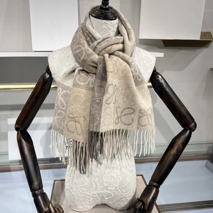 スーパーコピー ロエベ マフラー