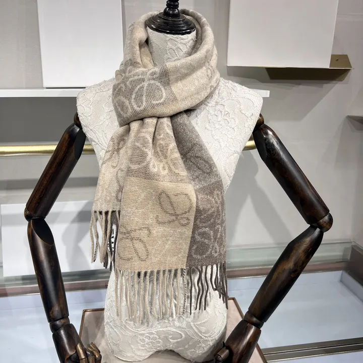 スーパーコピー ロエベ マフラー